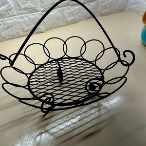 Vintage wire metal fruit basket (1950’s)